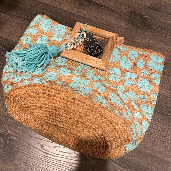 Twig & Arrow Natural Woven Beach Bag - Picture 3 of 4